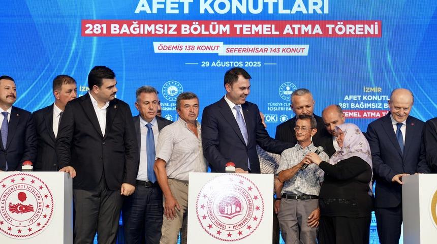 İzmir'de orman yangınının yaraları sarılıyor! Bakan Kurum: "Devlet hiçbir zaman milletini yalnız bırakmamıştır"