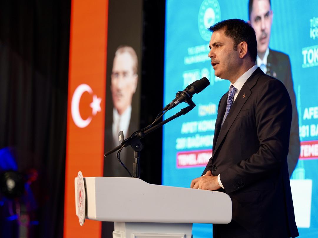 İzmir de orman yangınının yaraları sarılıyor! Bakan Kurum: "Devlet hiçbir zaman milletini yalnız bırakmamıştır" 3