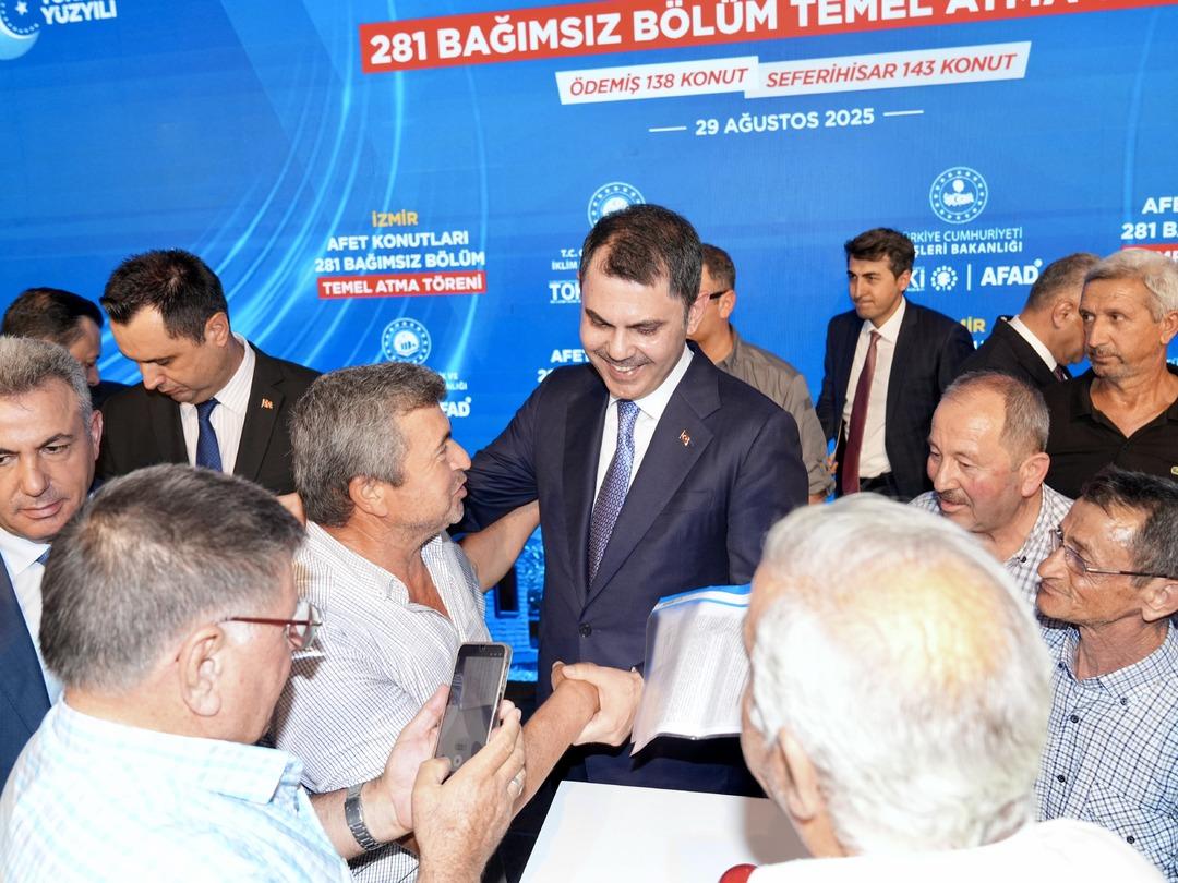 İzmir de orman yangınının yaraları sarılıyor! Bakan Kurum: "Devlet hiçbir zaman milletini yalnız bırakmamıştır" 4
