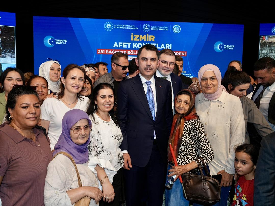 İzmir de orman yangınının yaraları sarılıyor! Bakan Kurum: "Devlet hiçbir zaman milletini yalnız bırakmamıştır" 6