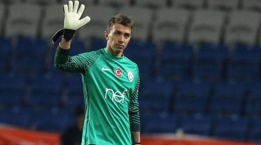 Muslera'nın k&ouml;t&uuml; formu Galatasaray'ı d&uuml;ş&uuml;nd&uuml;r&uuml;yor