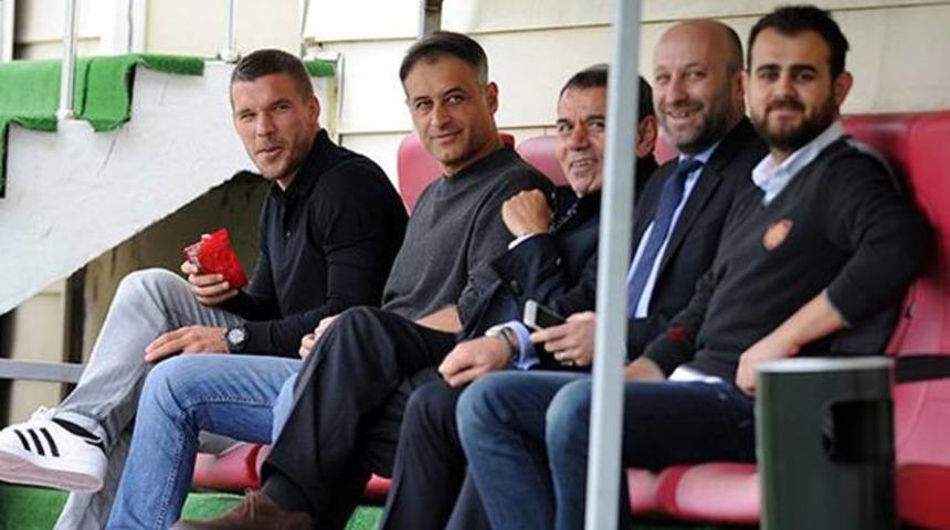 Galatasaray resmen a&ccedil;ıkladı! Florya'da yeni yapılanma