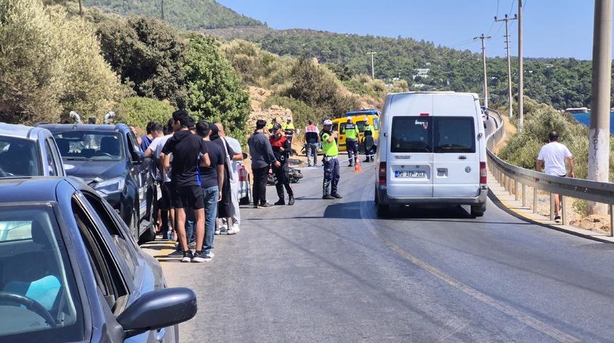 Muğla'da hafif ticari araçla motosiklet kafa kafaya çarpıştı: 1 ölü