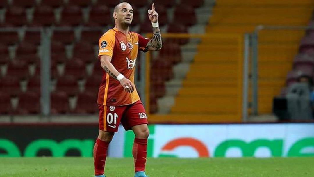Sneijder'in vukuatları bitmek bilmiyor!