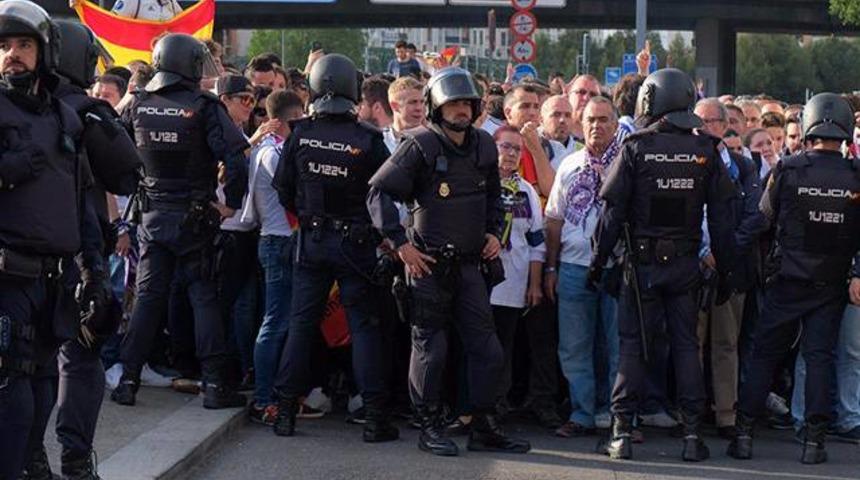 Madrid derbisi &ouml;ncesi b&uuml;y&uuml;k olaylar!