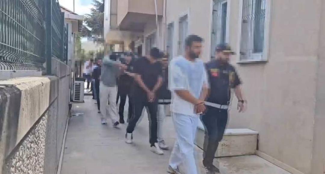 Küçükçekmece de 14 güzellik merkezine operasyon: 18 kişi gözaltına alındı 2