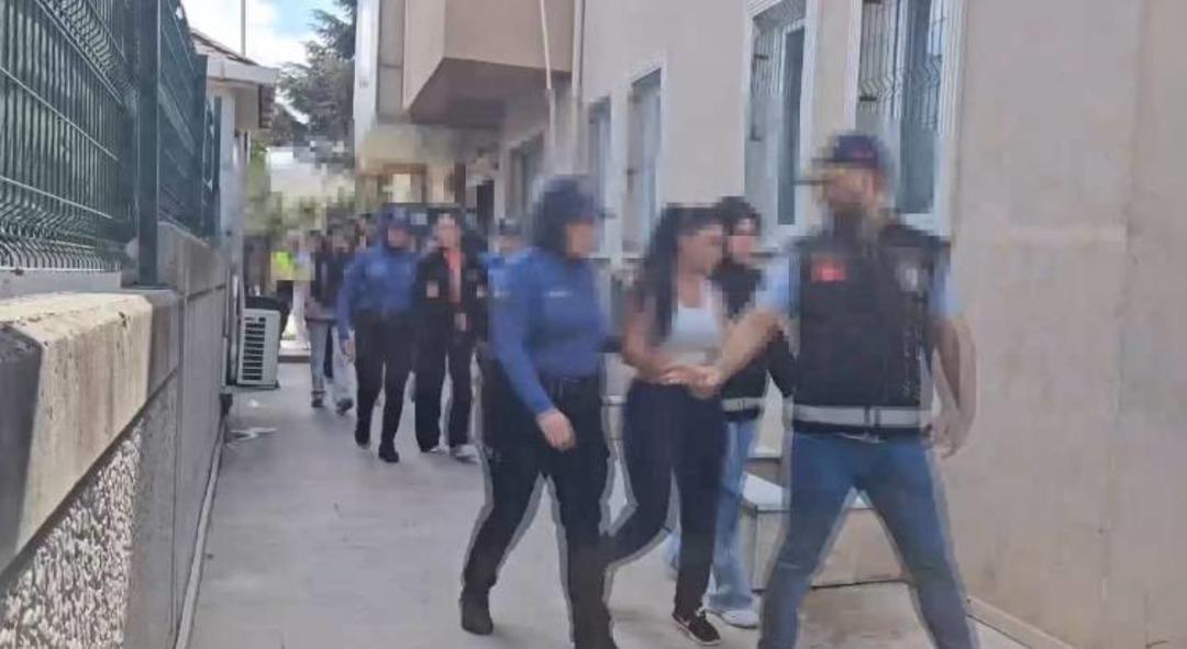 Küçükçekmece de 14 güzellik merkezine operasyon: 18 kişi gözaltına alındı 1