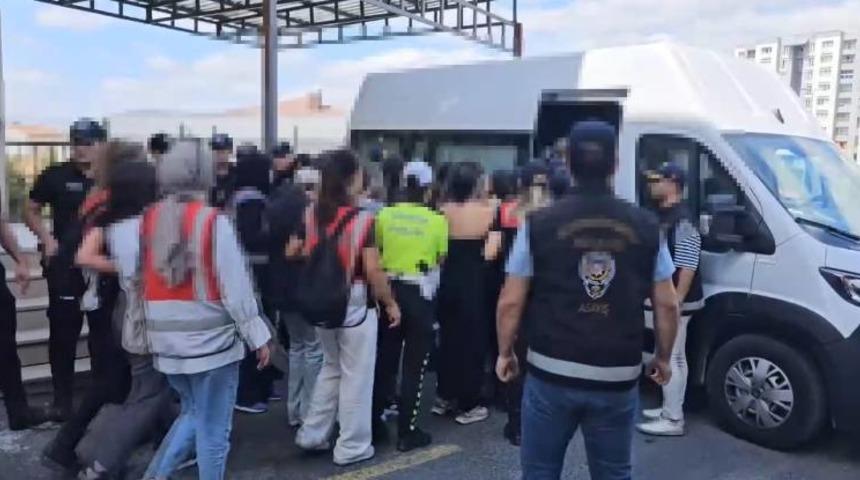 Küçükçekmece'de 14 güzellik merkezine operasyon: 18 kişi gözaltına alındı