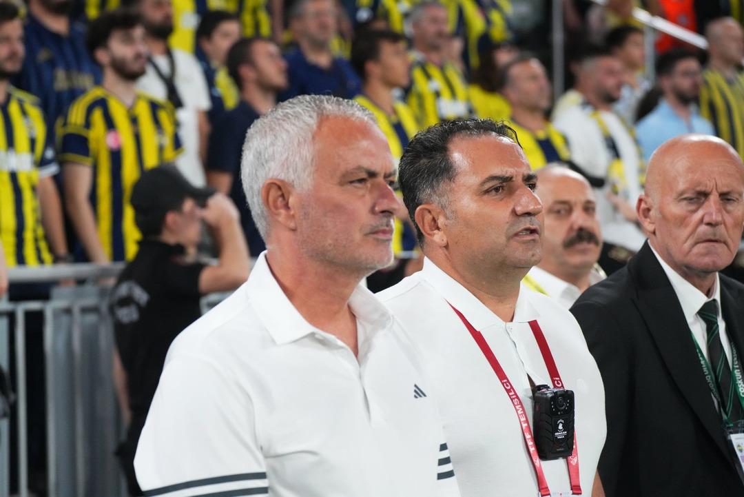 Jose Mourinho nun dünyası başına yıkıldı! Fenerbahçe den ayrıldığını işte böyle öğrendi... 1