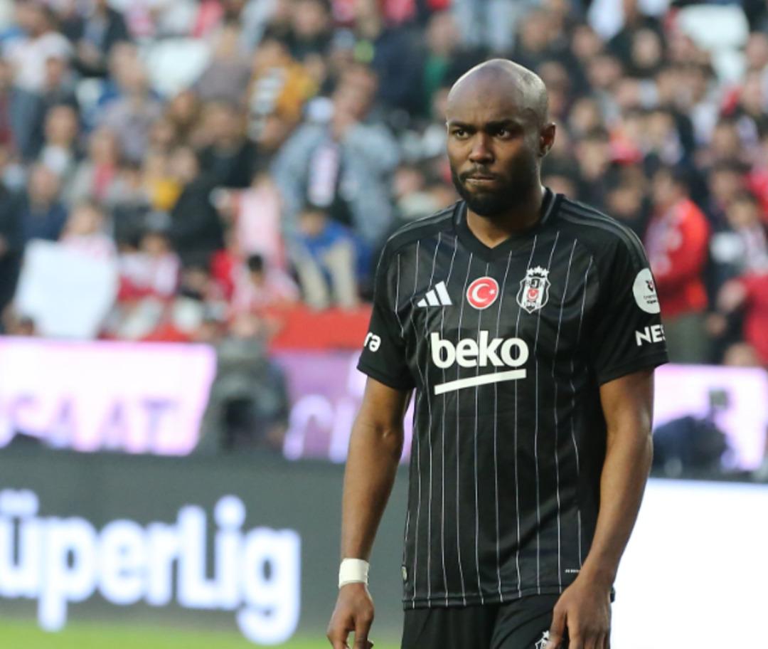 Sergen Yalçın ayağının tozuyla ayrılığa izin verdi! Beşiktaş tan İtalya ya gitti 2