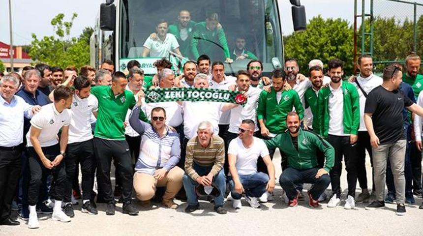 Sakaryaspor 2. Lig i&ccedil;in sahaya &ccedil;ıkıyor