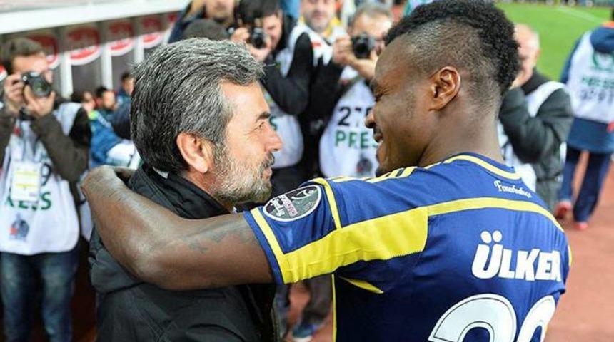 Aykut Kocaman Emenike'nin Fenerbah&ccedil;e'de kalmasını istedi