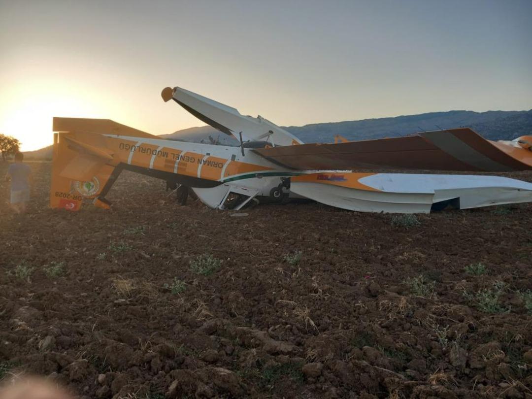 Muğla da yangın söndürme uçağı acil iniş yaparken düştü! 1