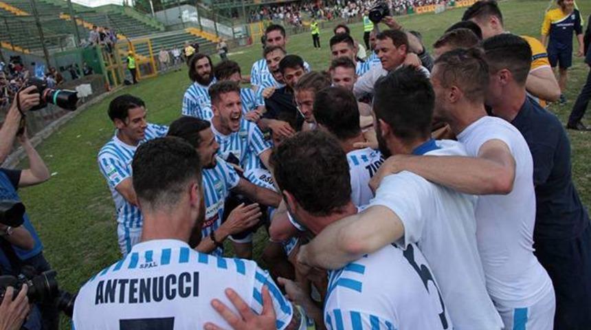 Spal 49 yıl sonra Serie A'ya y&uuml;kseldi