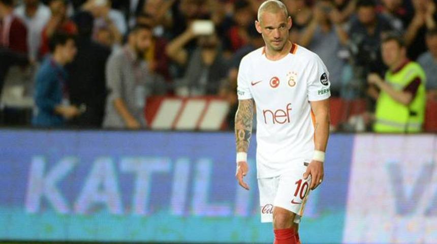 Sneijder hakeme T&uuml;rk&ccedil;e isyan etti!
