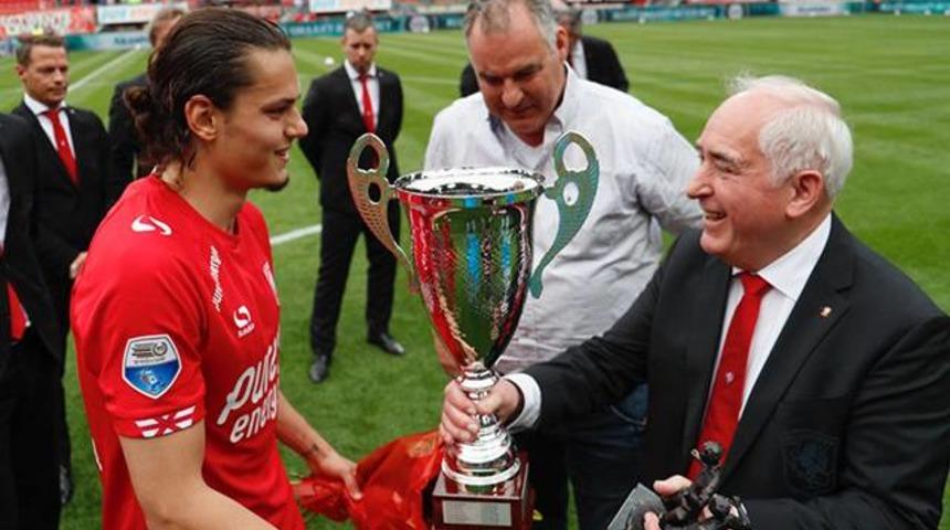 Enes &Uuml;nal Twente'de yılın oyuncusu se&ccedil;ildi