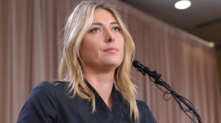 Erkek gazeteci Sharapova'yı şaşkına &ccedil;evirdi