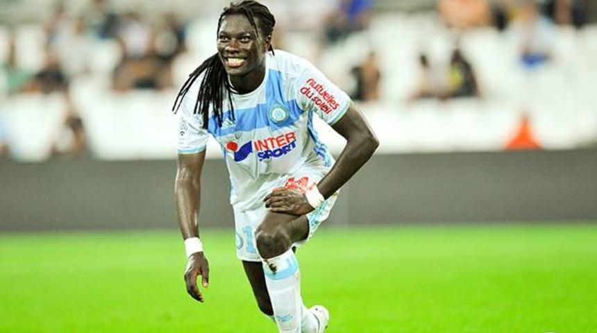 Gomis'in kalp rahatsızlığı Galatasaray'ı d&uuml;ş&uuml;nd&uuml;r&uuml;yor