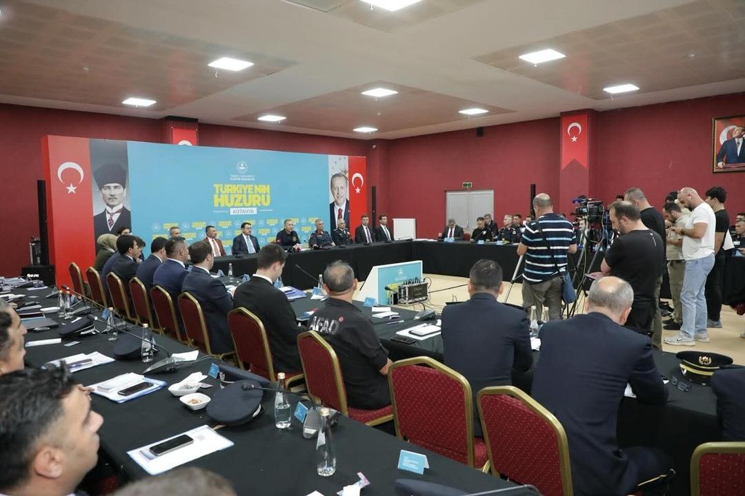 Bakan Yerlikaya açıkladı: "Ülkesine gönüllü geri dönüş yapan Suriyeli sayısı 1 milyon 190 bin 172 oldu" 2