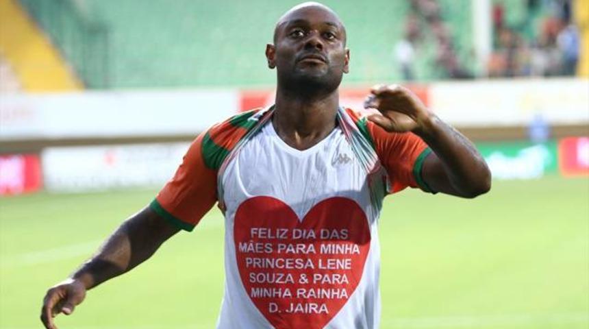 Fenerbah&ccedil;e'de Vagner Love sesleri