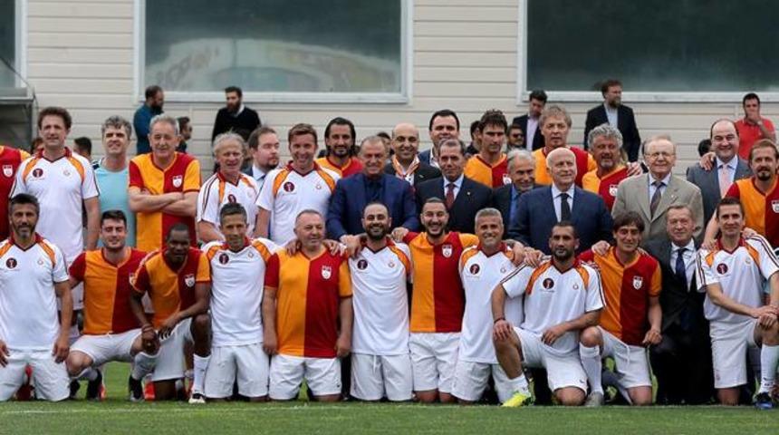 Galatasaray, UEFA Kupası şampiyonluğunun 17. yılını kutladı