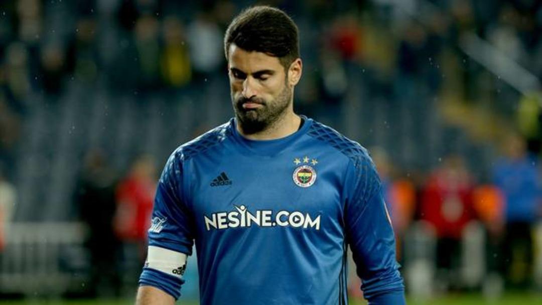 Fenerbah&ccedil;e, Başakşehir'e elendi, capsler patladı