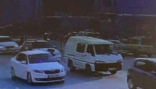 Düğün konvoyunda havaya ateş açılan çakarlı araca ceza