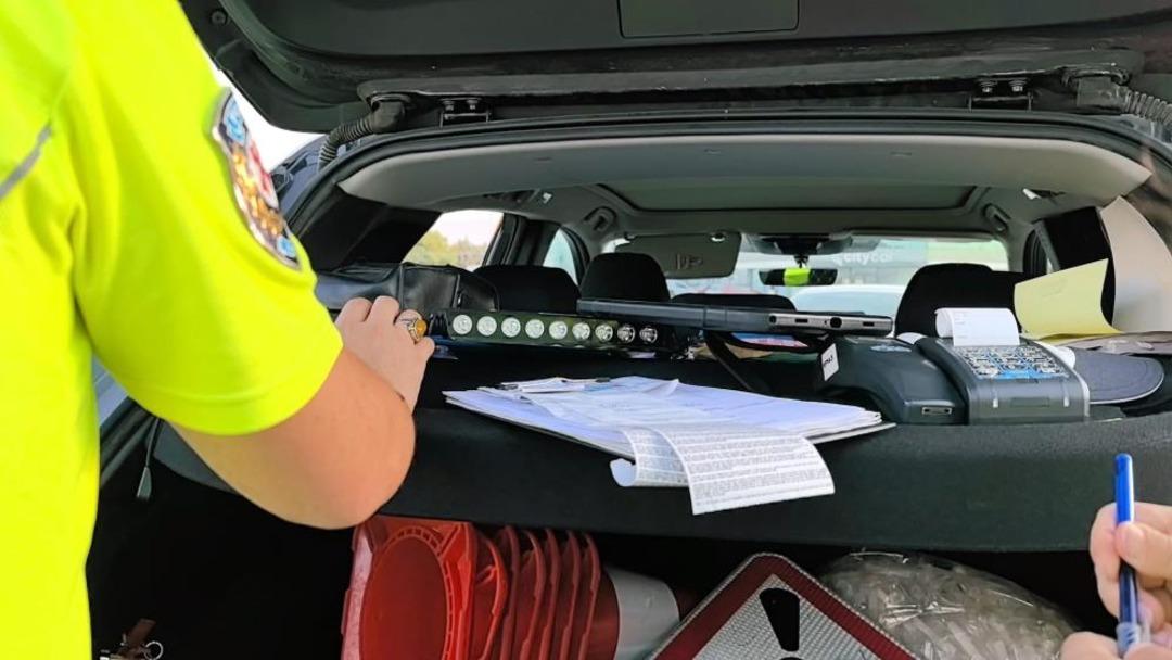 Düğün konvoyunda havaya ateş eden çakarlı aracın sürücüsüne ceza 1