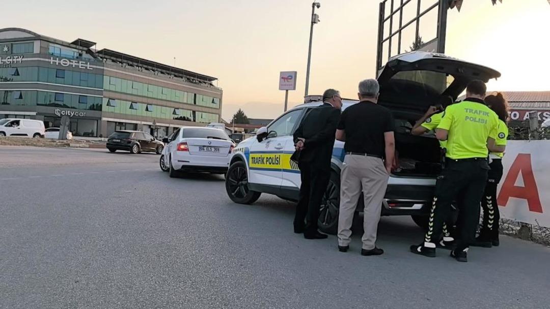 Düğün konvoyunda havaya ateş eden çakarlı aracın sürücüsüne ceza 2