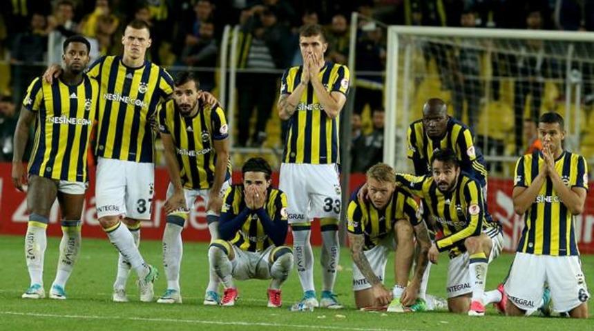 Fenerbah&ccedil;e'de şok karar! Kabul etmeyen gidecek