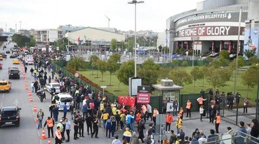 Sinan Erdem Spor Salonu'nun 4'te 3'&uuml; Fenerbah&ccedil;eli