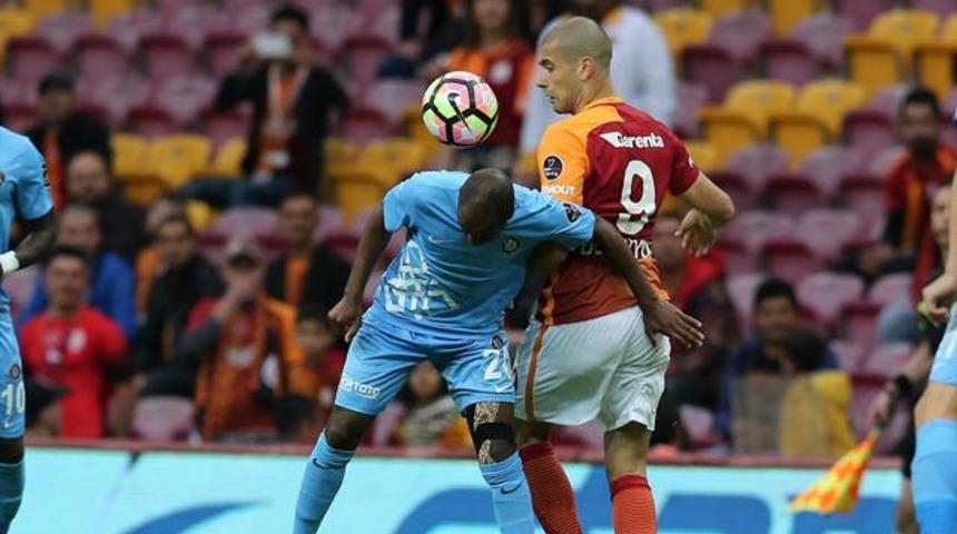 Galatasaray'da Eren Derdiyok sakatlandı