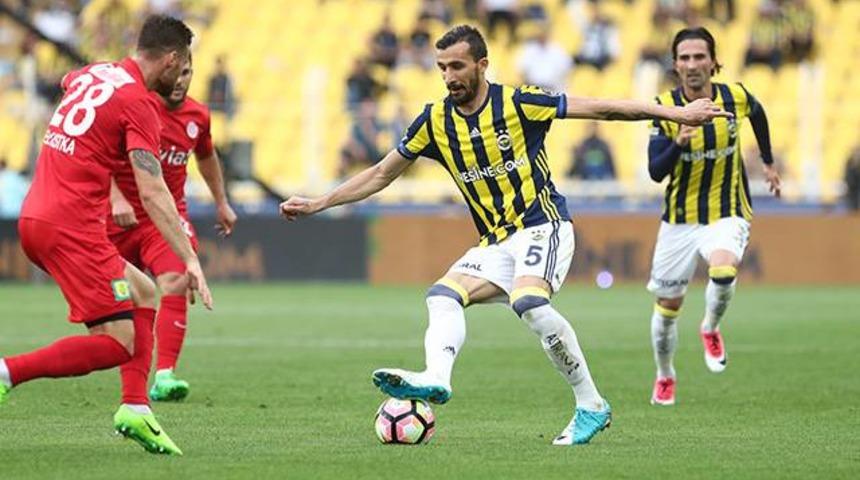 Advocaat Mehmet Topal'ı sağ bek oynatacak