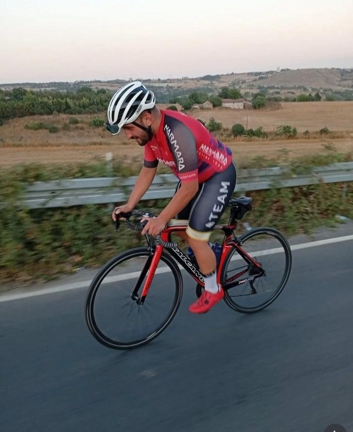 Bağcılar'da kahreden haber! Motosikletle çarpışan profesyonel bisiklet sporcusu hayatını kaybetti G1