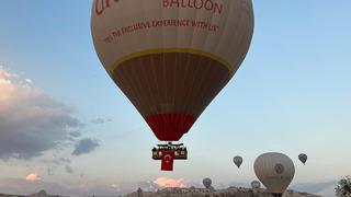 Kapadokya'da balonlar, Türk bayrakları ile havalandı!