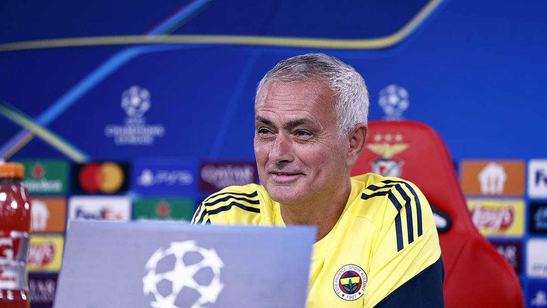 Meğer daha kovulmadan önce anlaşmış! İşte Fenerbahçe den gönderilen Jose Mourinho nun yeni takımı... Aziz Yıldırım detayı çok şaşırttı! 2