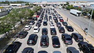 Gurbetçiler akın akın dönüyorlar: Kilometrelerce kuyruk oluştu