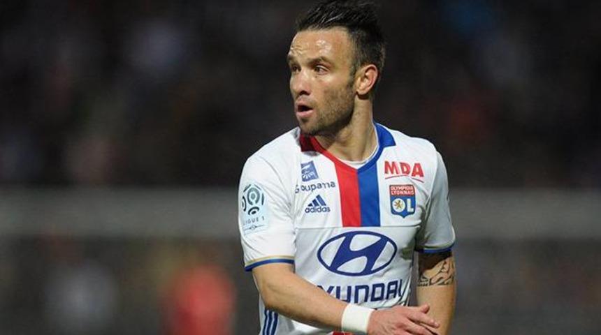 Aulas, Valbuena'nın Fenerbah&ccedil;e'yle anlaştığını a&ccedil;ıkladı