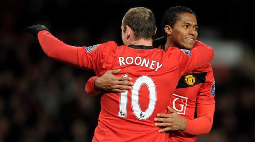 Manchester United, Valencia ile uzattı