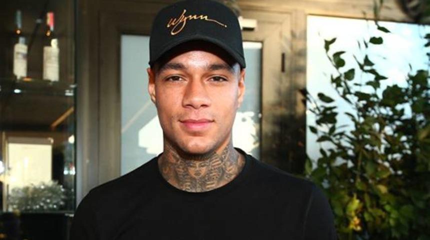 Van der Wiel, Fenerbah&ccedil;e y&ouml;netimini bombaladı!