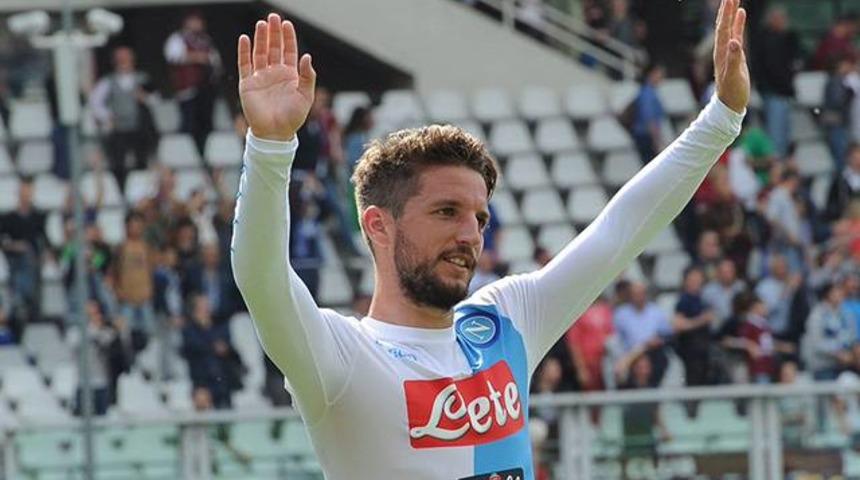 Mertens Napoli ile olan s&ouml;zleşmesini uzattı