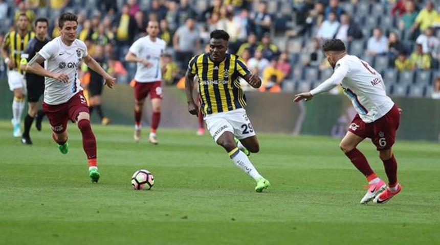 Taraftarlar Emenike'ye tepki gösterdi!