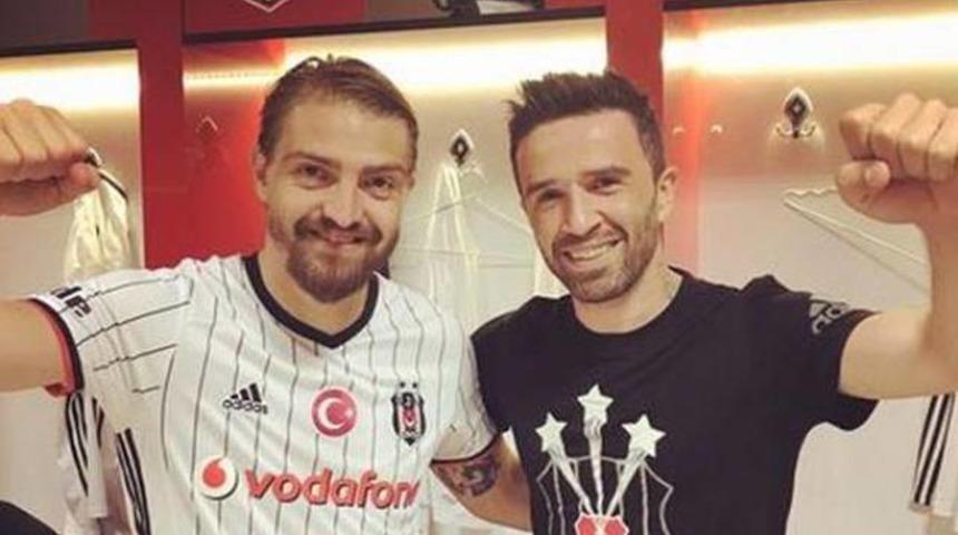 G&ouml;khan ve Caner'den g&ouml;nderme!