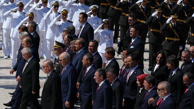 Cumhurbaşkanı Erdoğan ve devlet erkanı Ata'nın huzurunda! Emanetimiz emin ve ehil koridorlarda