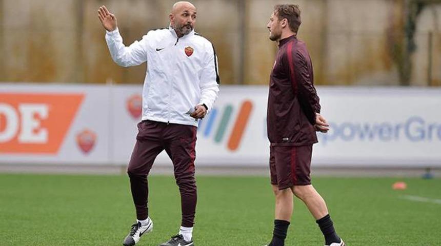 Roma Spalletti ile yollarını ayırdığını a&ccedil;ıkladı