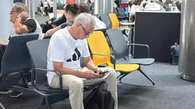 Fenerbahçe'den kovulan Mourinho'dan çok sessiz veda! Türkiye'den böyle ayrıldı, o detay herkesin dikkatini çekti