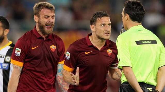 Roma'nın efsane kaptanı Daniele De Rossi hastaneye kaldırıldı!
