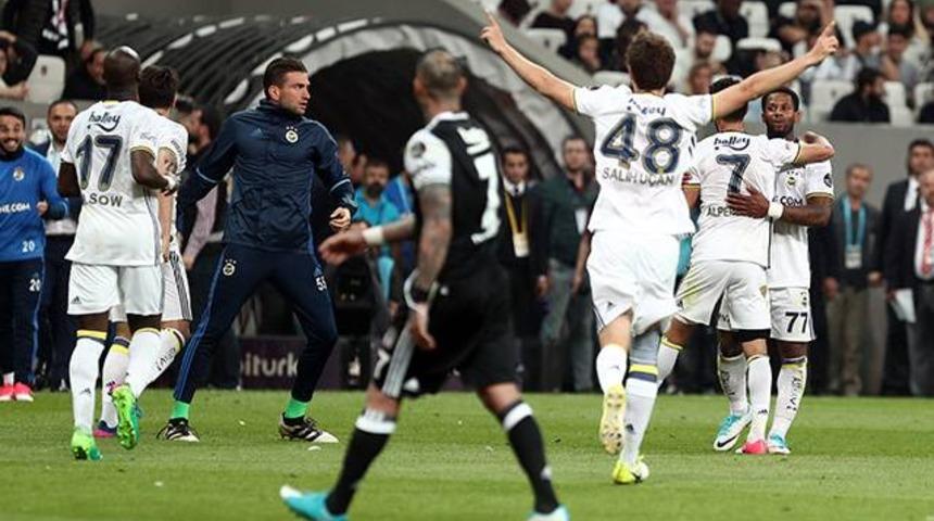 Fenerbah&ccedil;e Sow'la yollarını ayırıyor