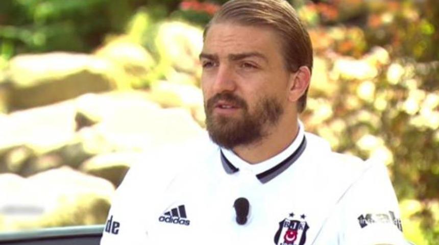 Caner Erkin Beşiktaş'ta kalacağını a&ccedil;ıkladı
