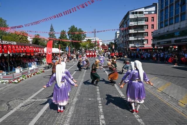Uşak’ta 30 Ağustos Zafer Bayramı coşkuyla kutlandı 8